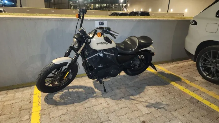 Harley Iron 883 ano 2015
