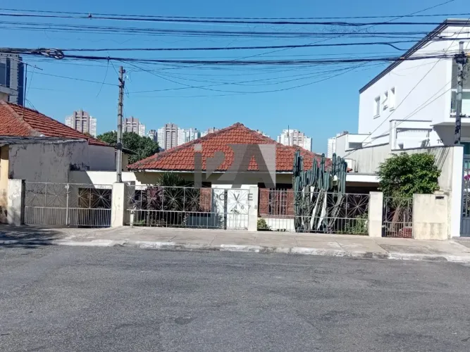 Terreno com 357 m2 na Vila Yara