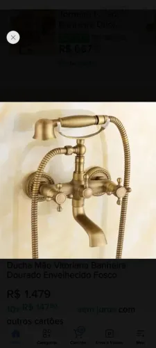 Misturador clássico retro. Ducha mão vitoriana banheira. Dourado envelhecido