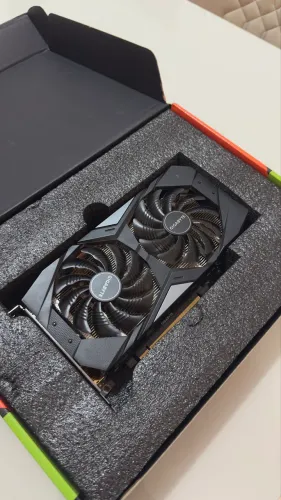Placa de vídeo Nvidia RTX2060