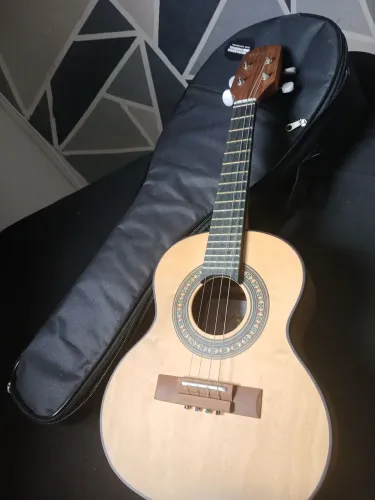 Vendo Cavaquinho ROZINI ESTUDANTE 