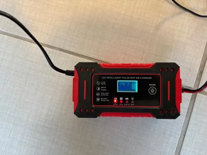 Carregador Inteligente De Bateria Automotiva 12v Portátil Rápido Para Carros e Motos