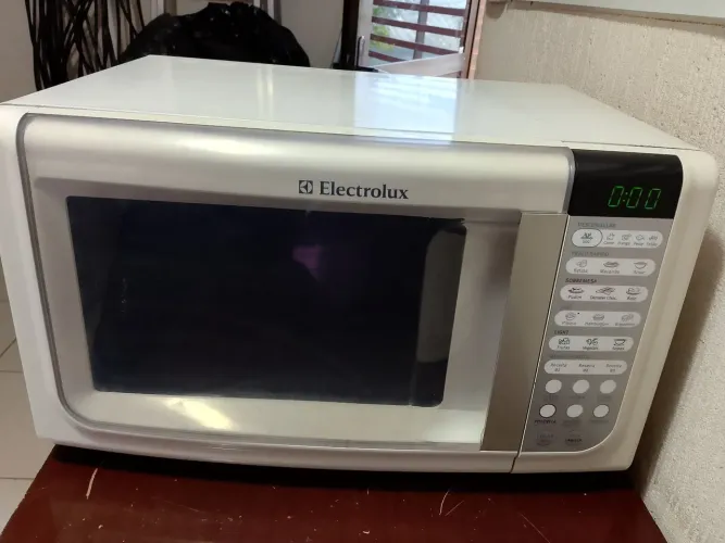 Microondas Eletrolux 23lt 220v