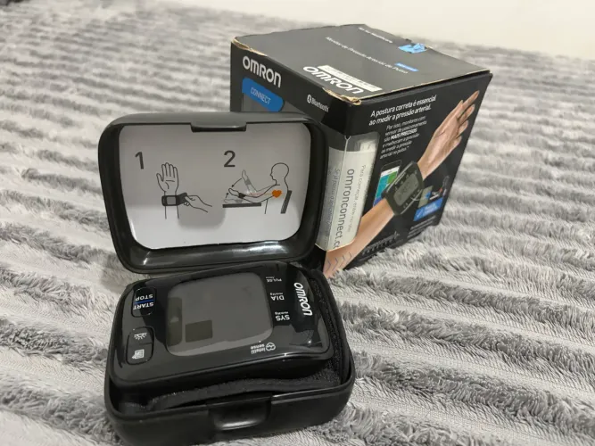 Medidor de Pressão Omron HEM-6232T Bluetooth - Na Caixa