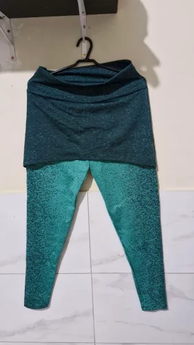 Legging NOVA com saia