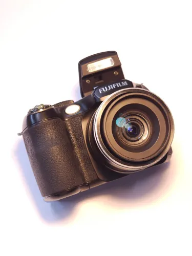 Câmera FujiFilm FinePix S2980