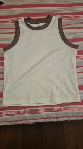 Blusinha branca com detalhes marrom - 12 anos