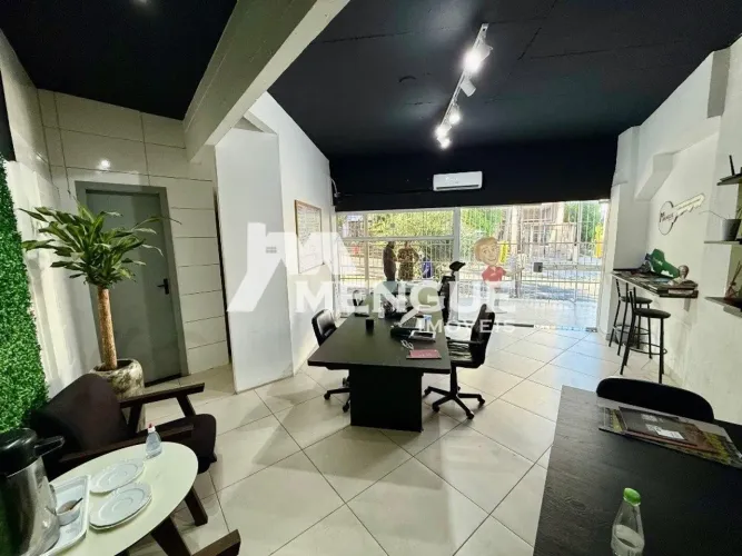 Loja comercial com aproximadamente 35m² no Bairro Cristo Redentor