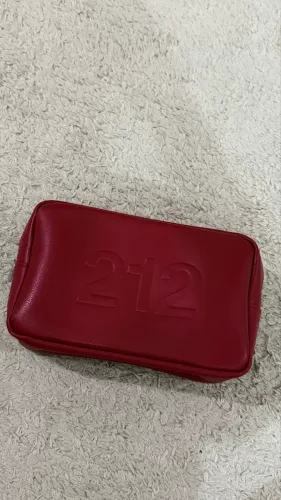Necessaire Carolina Herrera 212 vermelha 