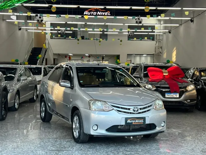 Toyota Etios XS 1.5 Flex 16V 5P Mec. 2013