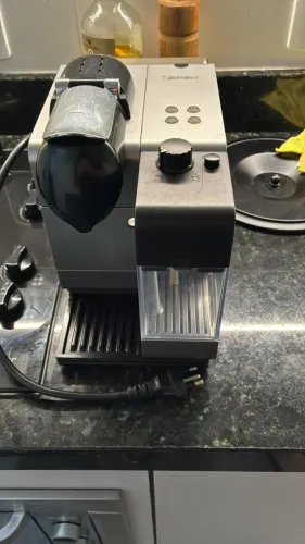 Cafeteira Nespresso Latissima 127V F421