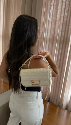 Bolsa Estilo Fendi Baguette Mini Premium - Elegante, Compacta e Sofisticada