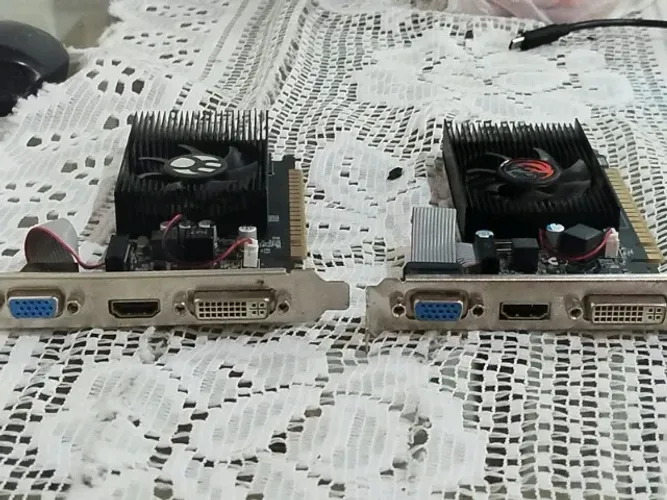 Vendo essas 2 Placas de video, funcionando perfeitamente