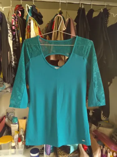 Blusa Guess nova Tam P/M
