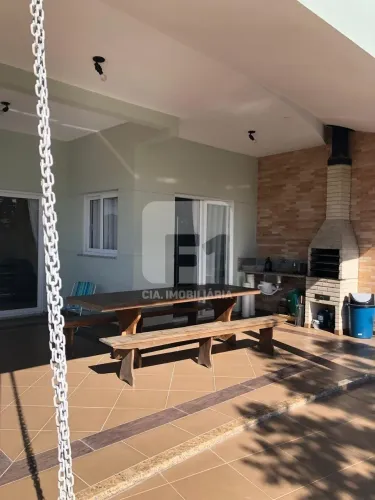 Casa de 6 dormitórios à venda no Itaguaçu