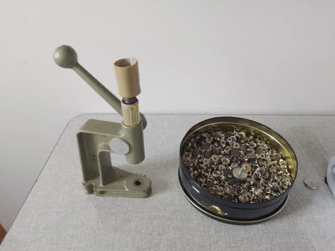Máquina de pregar botão de pressão 