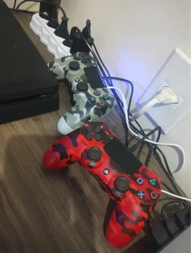 PS4- slim 500GB