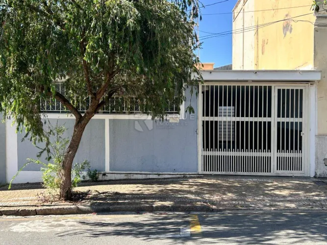 Casa à Venda no Centro de Limeira com 3 Dormitórios e Suíte