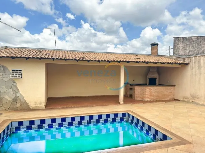 Casa para alugar na região Oeste de Londrina com 2 quartos e piscina.