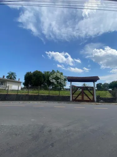 Terreno amplo, no Centro de Garibaldi