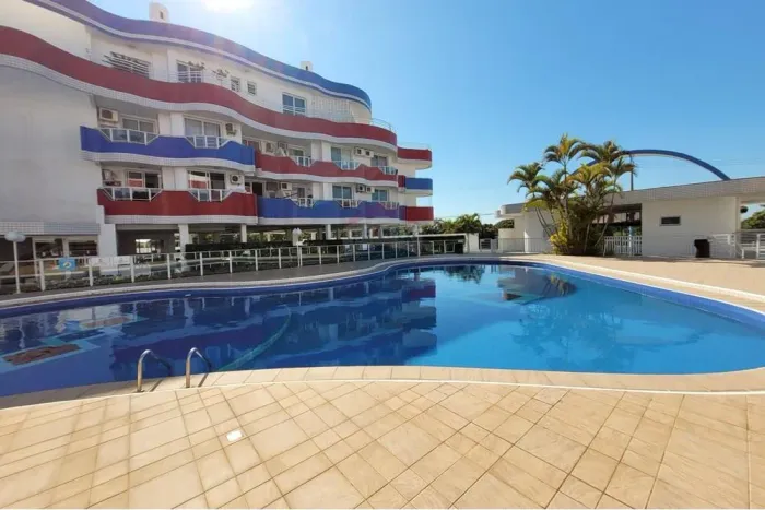 Ingleses | Apto p/ 8 pessoas, piscina e frente mar