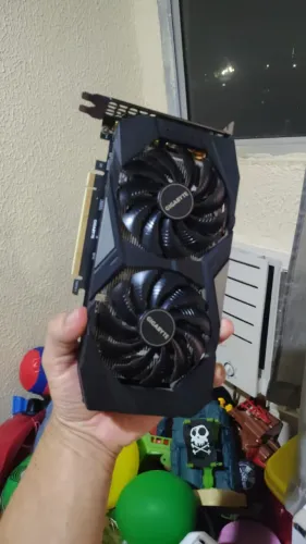 RTX 2060 12 GB GIGABYTE (TROCO EM INFERIOR + VOLTA )
