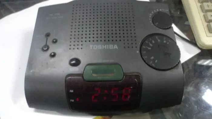 radio relogio toshiba rr 1266 am/fm