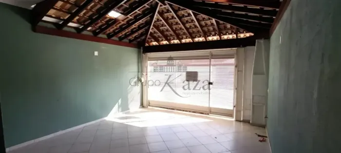 Imóvel para aluguel com 136 metros quadrados com 4 quartos