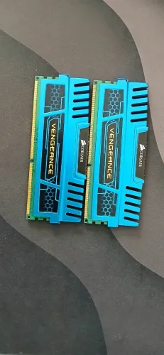 2 pentes de memória ram 4gb ddr3 1600mhz