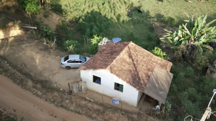 Vendo Uma Casa e 1.5 Alqueires de terra Aceito Troca
