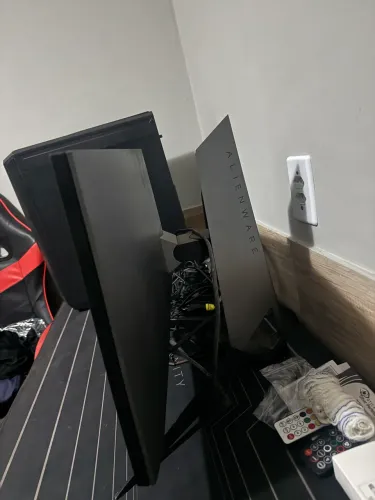 Monitor Alienware 240hz FreeSync 