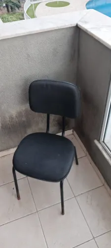 CADEIRA DE ESCRITORIO PRETA