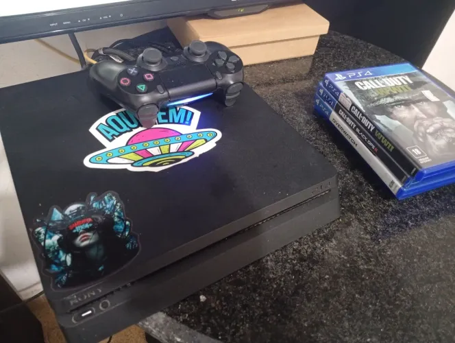 PS4 SEMI NOVO 1 TB
