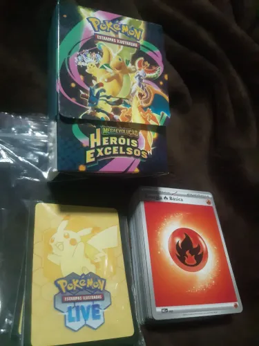 Bulk de cartas Pokémon | Heróis Excelsos + códigos 