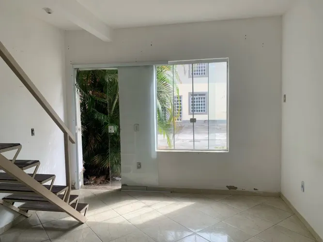 OPORTUNIDADE IMPERDÍVEL! CASA DUPLEX À VENDA EM CONDOMÍNIO FECHADO!