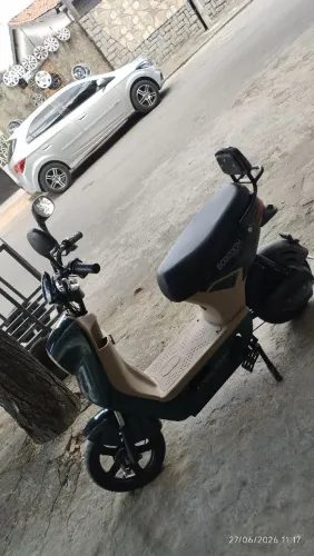 EcoZoom Elétrica - Econômica, Moderna e Pronta para Rodar!