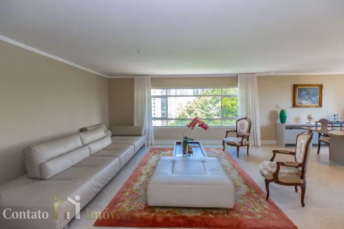 Apartamento à venda com 185m², Moema - SP