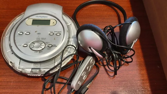 CD Player Portátil Andingphase com Rádio FM, MP3 e Fone - Funcionando perfeitamente