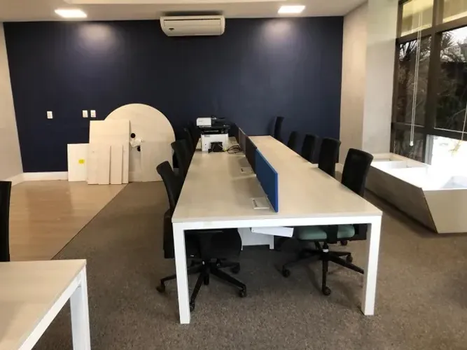 Moveis Escritório: Ilhas (6 e 10 posições), Mesas Reunião, Aparador e Cadeiras
