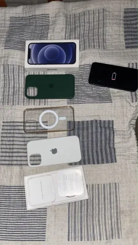 iPhone 12 64GB + 3 capinhas