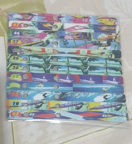 COLEÇÃO STICKIBON VERÃO SAO 11 PALITOS SORVETES E 1DUPLICADO 12TOTAL COMPLETE SUA COLEÇÃO.