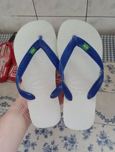 Dois chinelos havaianas original 35 36