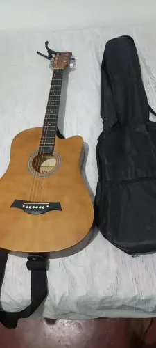 Vendo Violão pouco usado com a Capa, 350 reais!