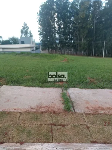 Terreno para venda com 300 m² em Residencial Villa de León-1, Piratininga - SP