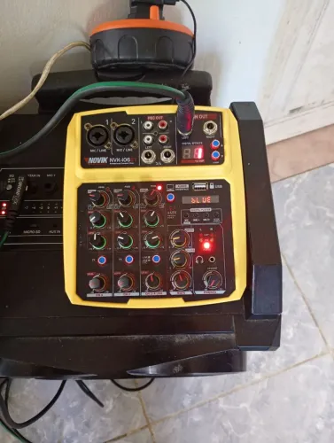 vendo mesa de som 6 canais com Bluetooth e USB