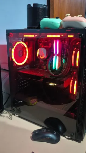 PC Gamer Ryzen 5 5600G + RX 9060 XT 16GB