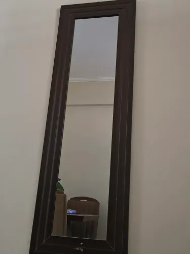 R$ 150, 00 Vendo espelho novinho 64x160cm com detalhes MDF