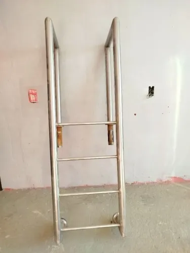 Escada de Inox para Piscina - Resistência e Elegância