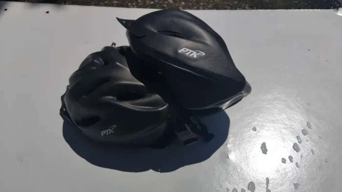 2 capacetes por 60 ciclismo