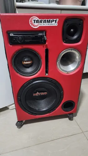 Caixa bob, falante de 12 polegadas, 02 módulos , fonte e processador, rádio pioneer
